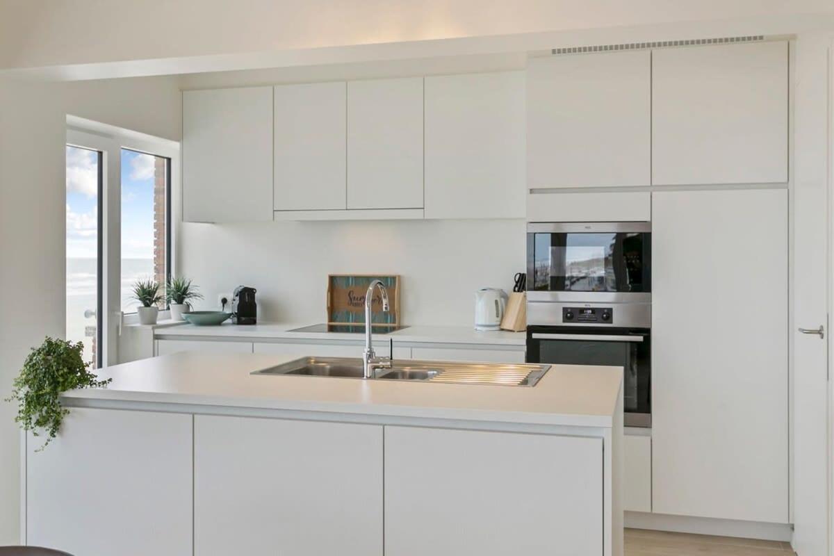 Huswell - Majestic Apartment With Breathtaking Sea View De Haan Luaran gambar